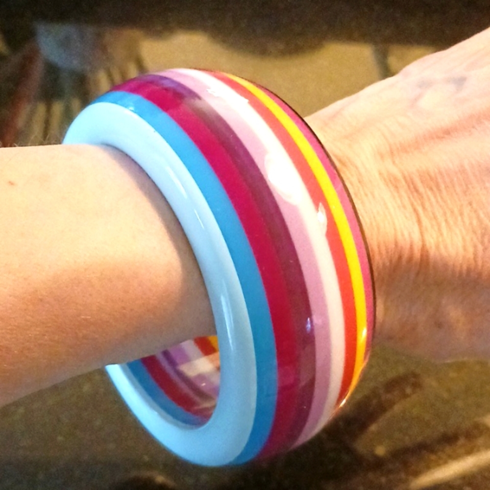 Multi-coloured chunky bangle